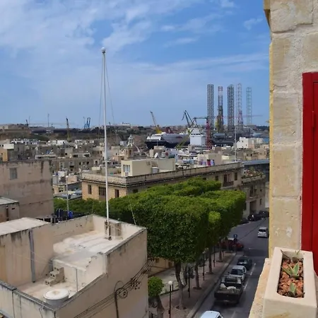 بيت للعطل Stylish And Characterful Townhouse Views Ac